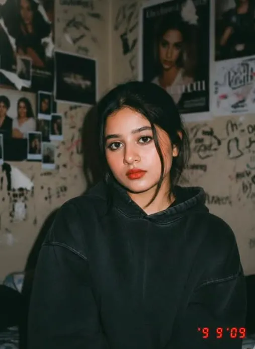 Flashroom Silence - AI Prompt