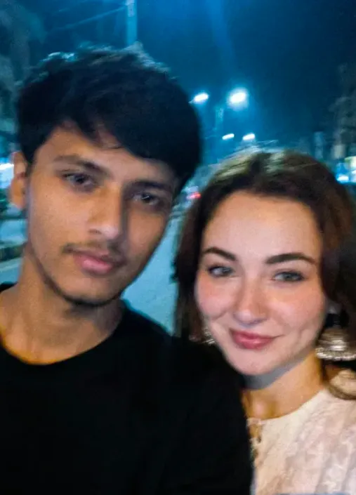 Midnight Blur Selfie - AI Prompt